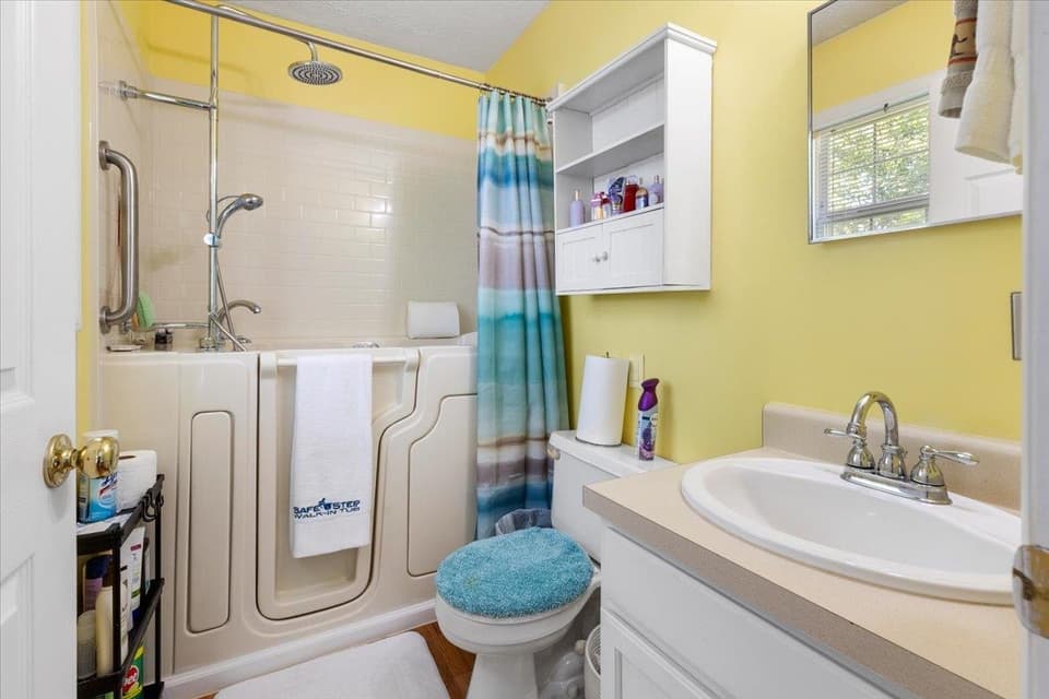 650 Warren Court, photo 29 of 40