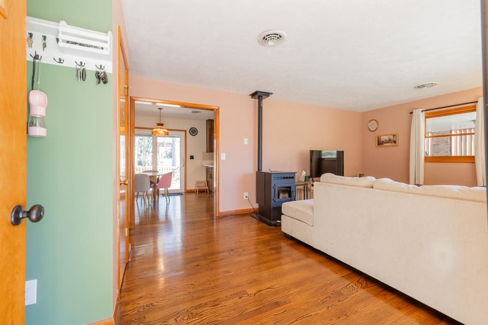 400 Turpin Walk, photo 8 of 40
