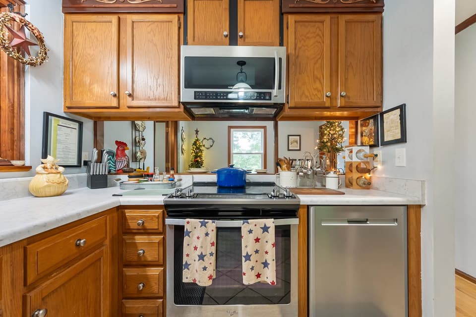 1160 Sherwood Drive, photo 28 of 40