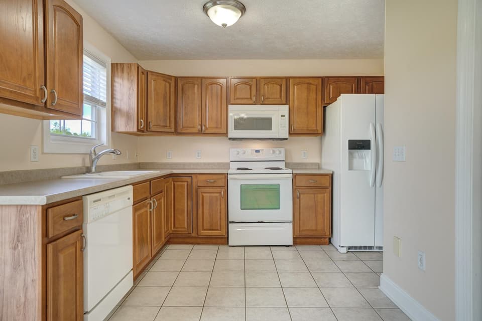 1025 Oaktree Boulevard, photo 5 of 33
