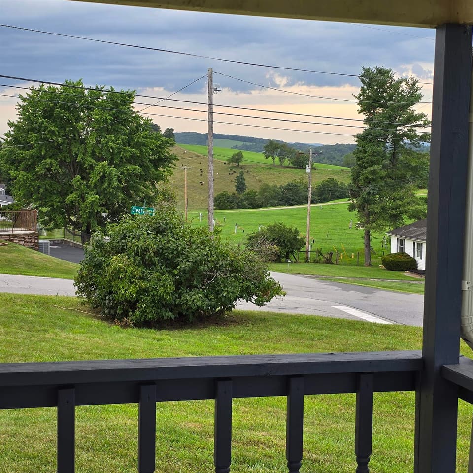 450 Wades Lane, photo 4 of 35