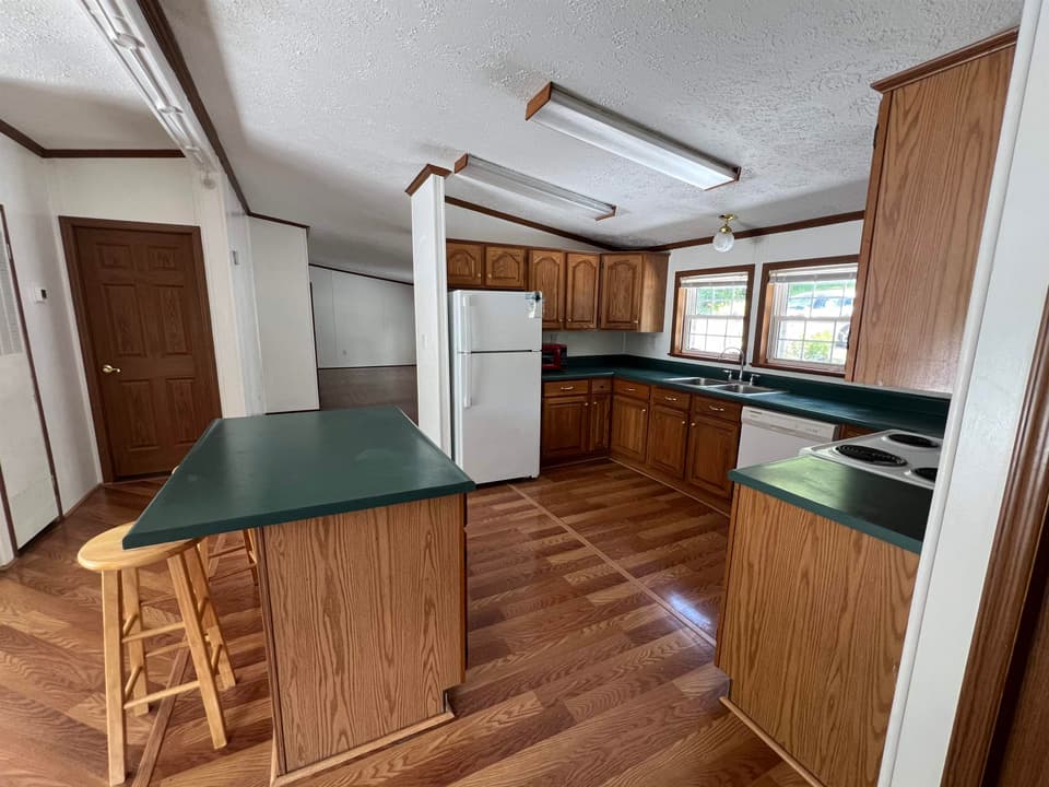 4212 Christie Lane, photo 6 of 28