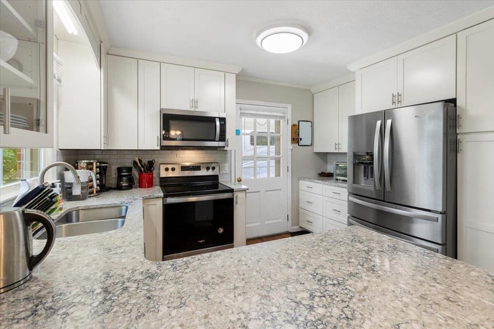 340 Walters Drive, photo 20 of 40