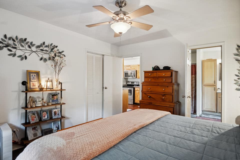 189 Pine Hollow Road, photo 16 of 28