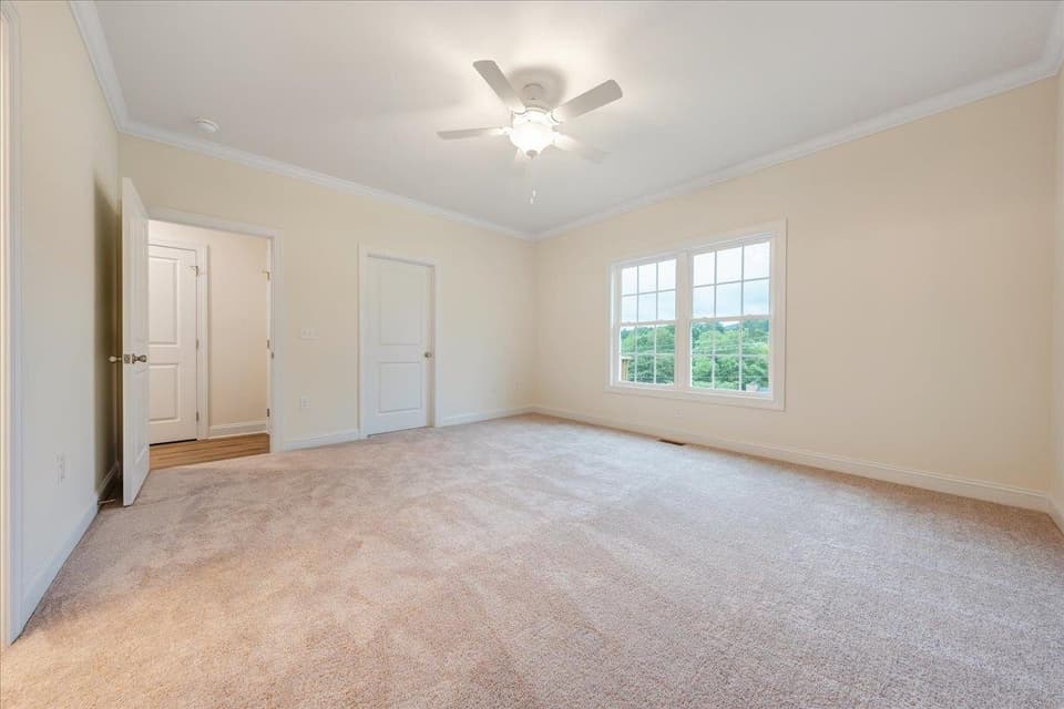 950 Holland Loop, photo 36 of 40