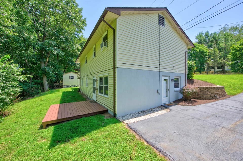 1548 Gallimore Street, photo 6 of 40