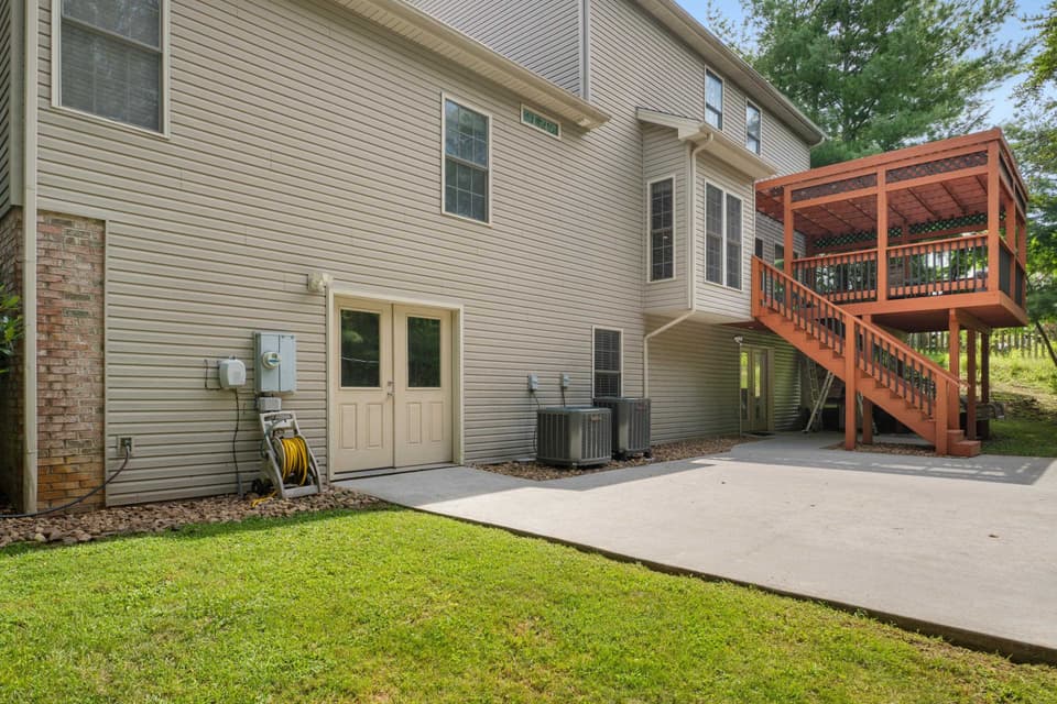 260 Alder Lane, photo 4 of 40