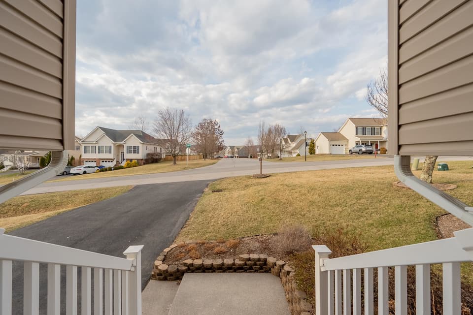 305 Meadow Drive, photo 7 of 40