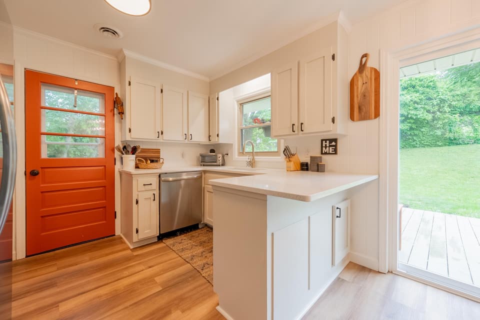 305 Overland Drive, photo 13 of 40