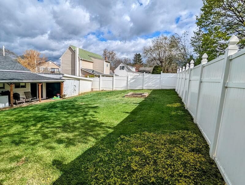 403 Lester Street, photo 11 of 38
