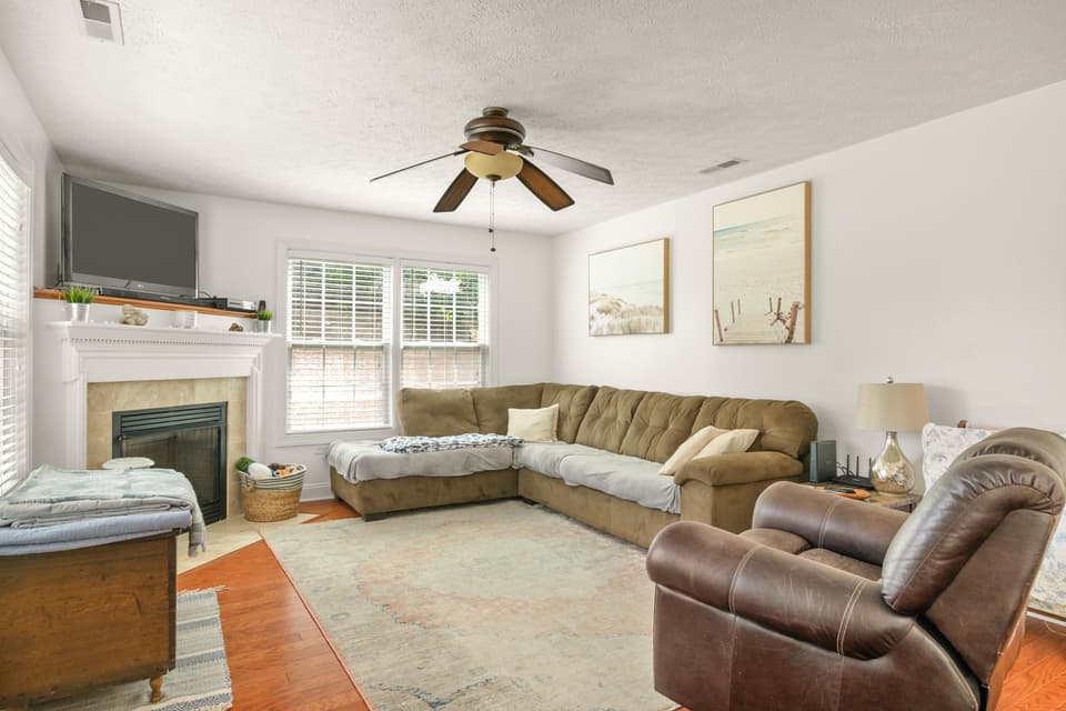 205 Robin Hood Drive, photo 15 of 40