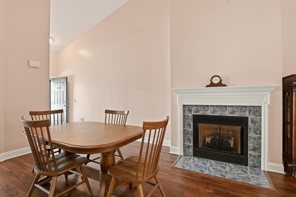 460 Silver Leaf Drive, photo 8 of 27