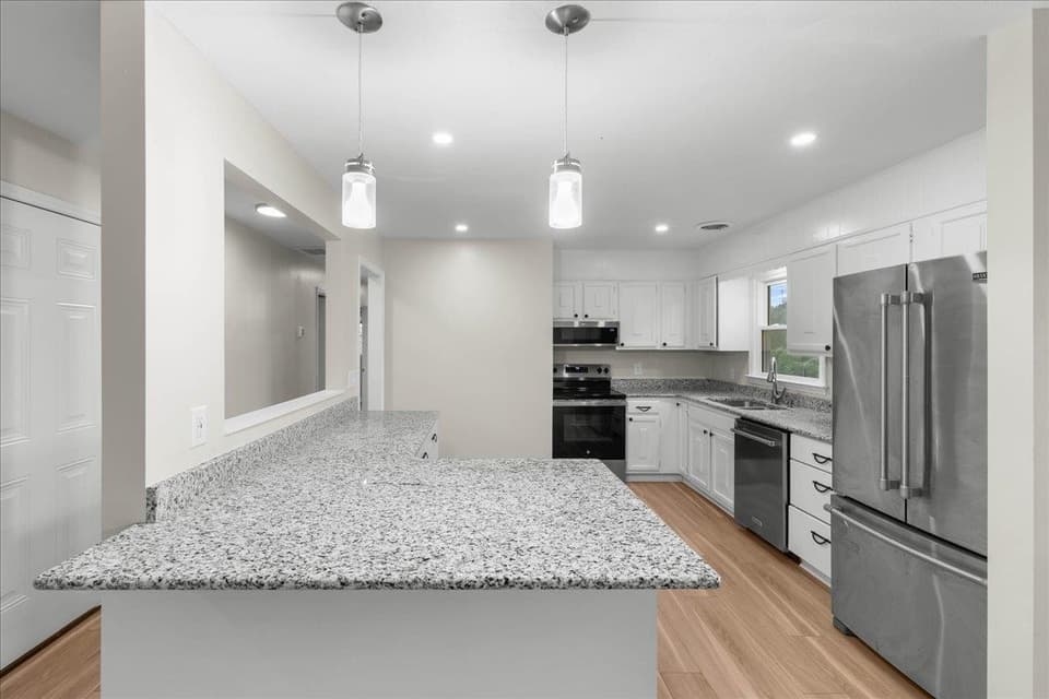 1370 Roanoke Street, photo 10 of 40