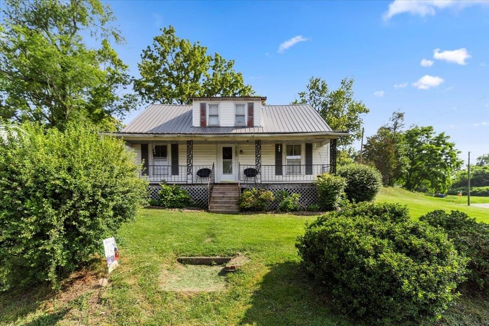 1160 Montgomery Street, photo 6 of 40