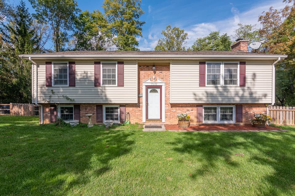 700 Black Bear Run Rd, photo 2 of 39