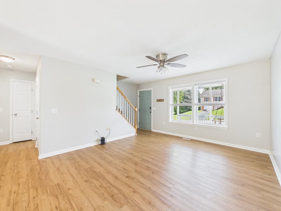 100 Cullen Court, photo 10 of 40