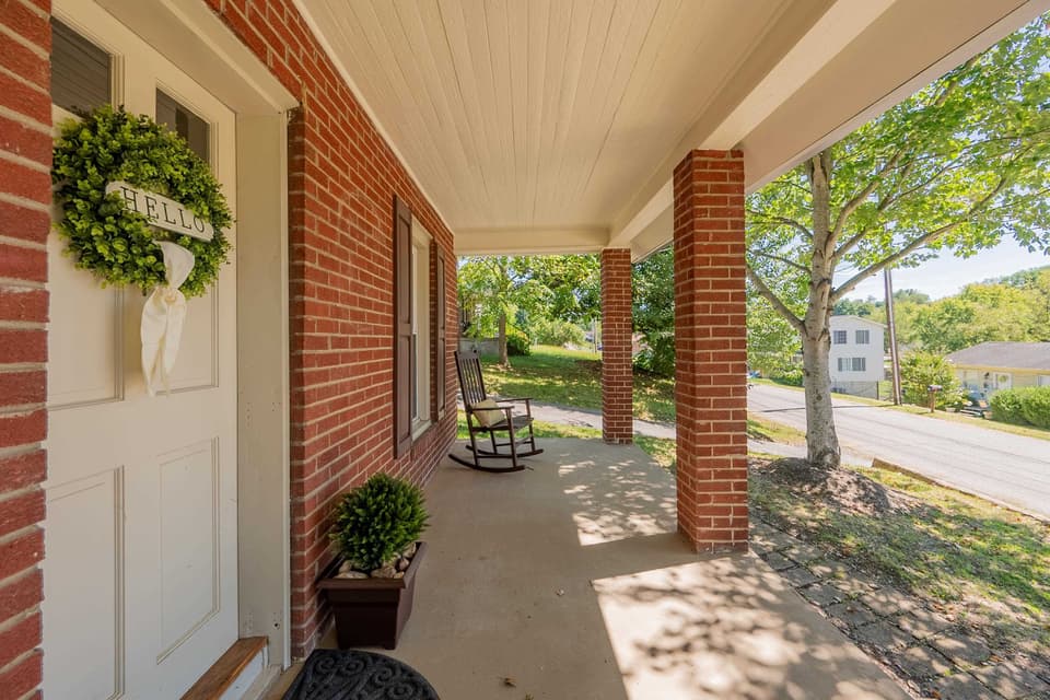 770 Montgomery Street, photo 9 of 40