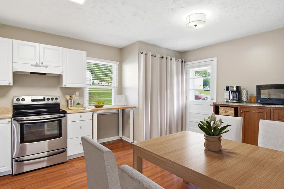 1790 Rainbow Street NE, photo 3 of 40