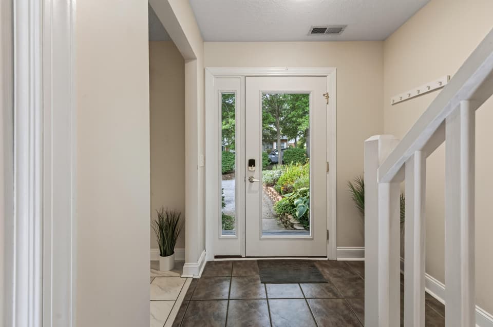 230 Silver Leaf Drive, photo 6 of 40