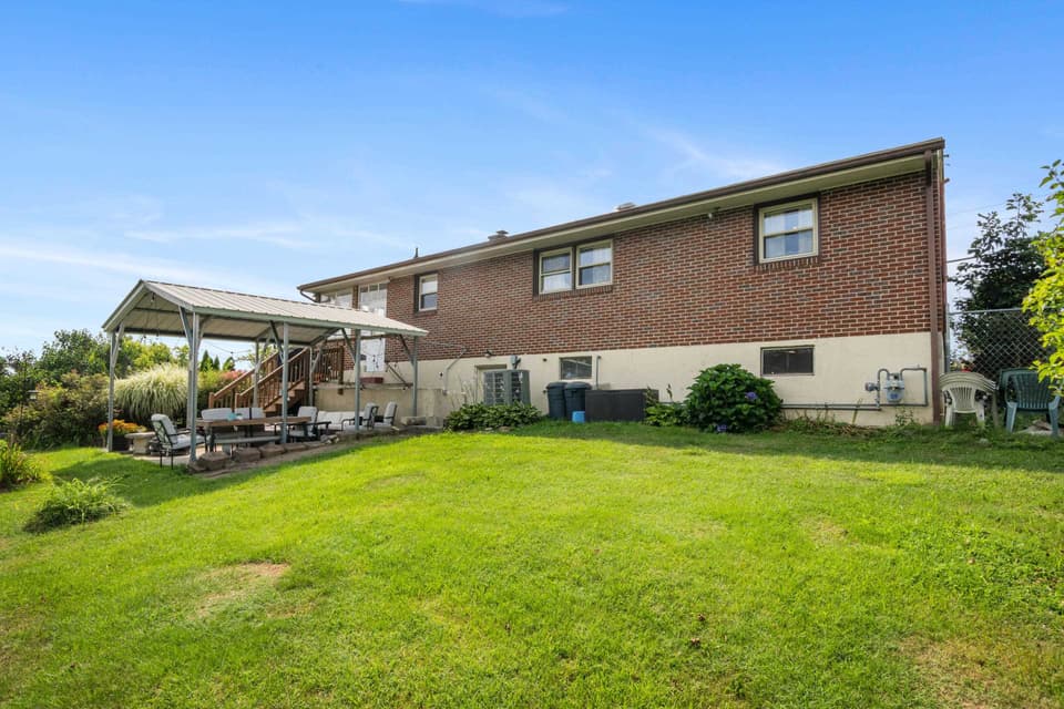 105 Wades Lane, photo 34 of 40