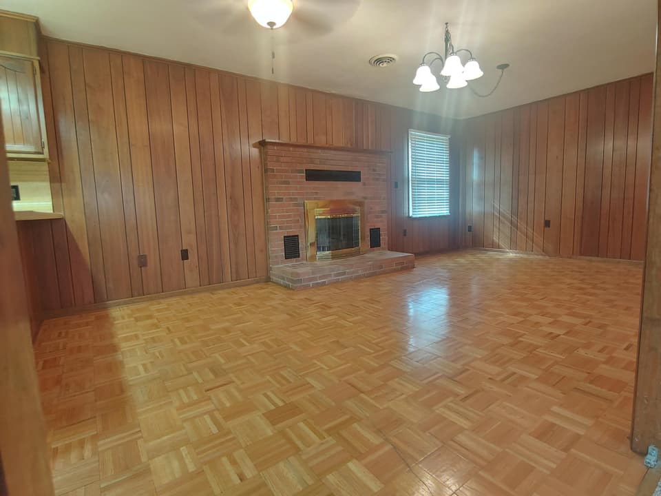 3875 Roanoke St, photo 7 of 40