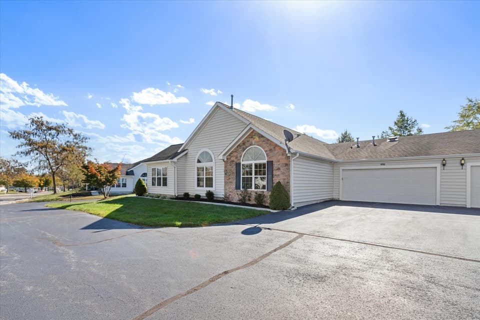 227 Patriot Way Unit 63, photo 3 of 40
