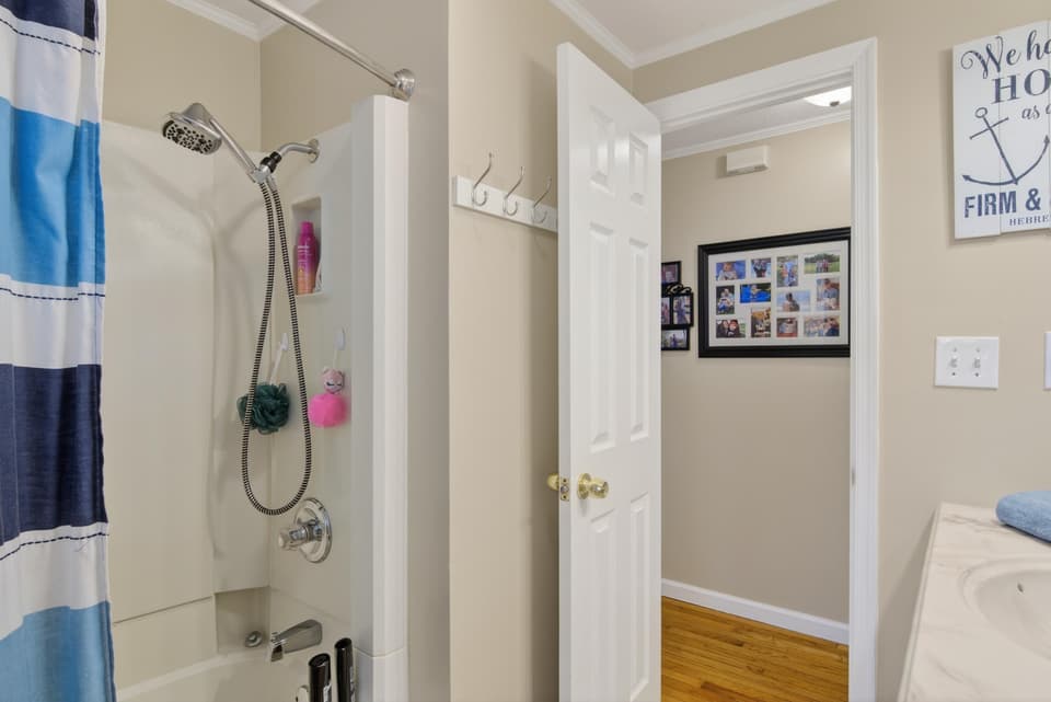 670 Lawn Drive, photo 28 of 40