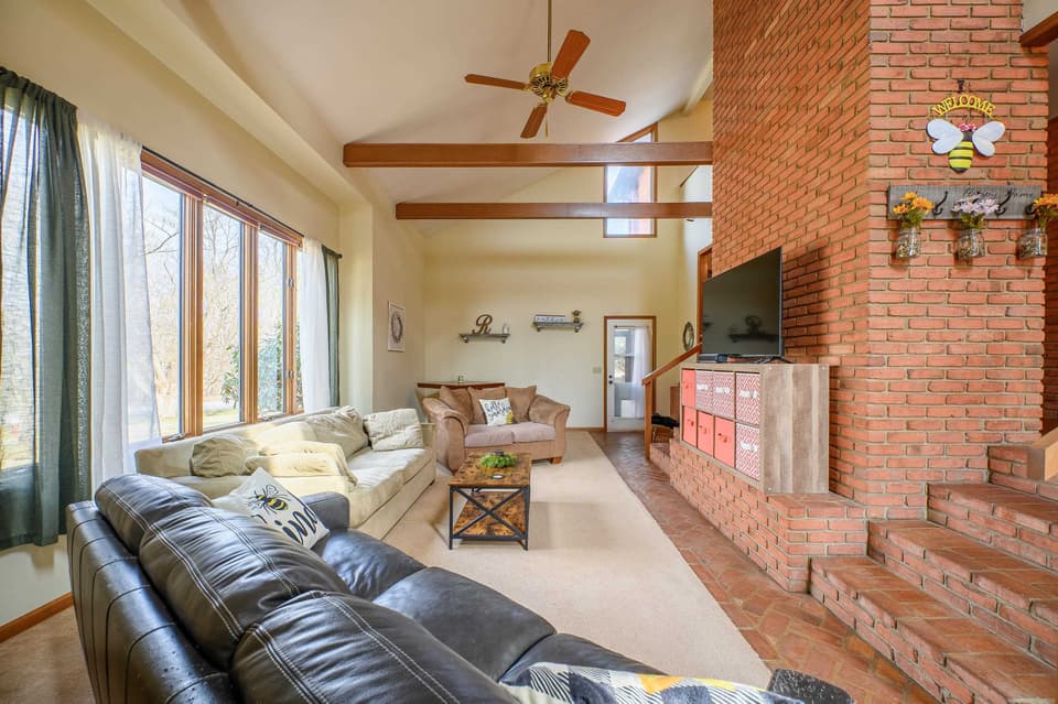 1138 Round Meadow Drive, photo 13 of 40