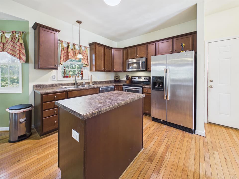 1130 Crosscreek Drive, photo 23 of 40
