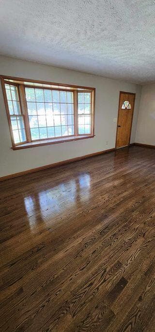400 Turpin Walk, photo 2 of 20