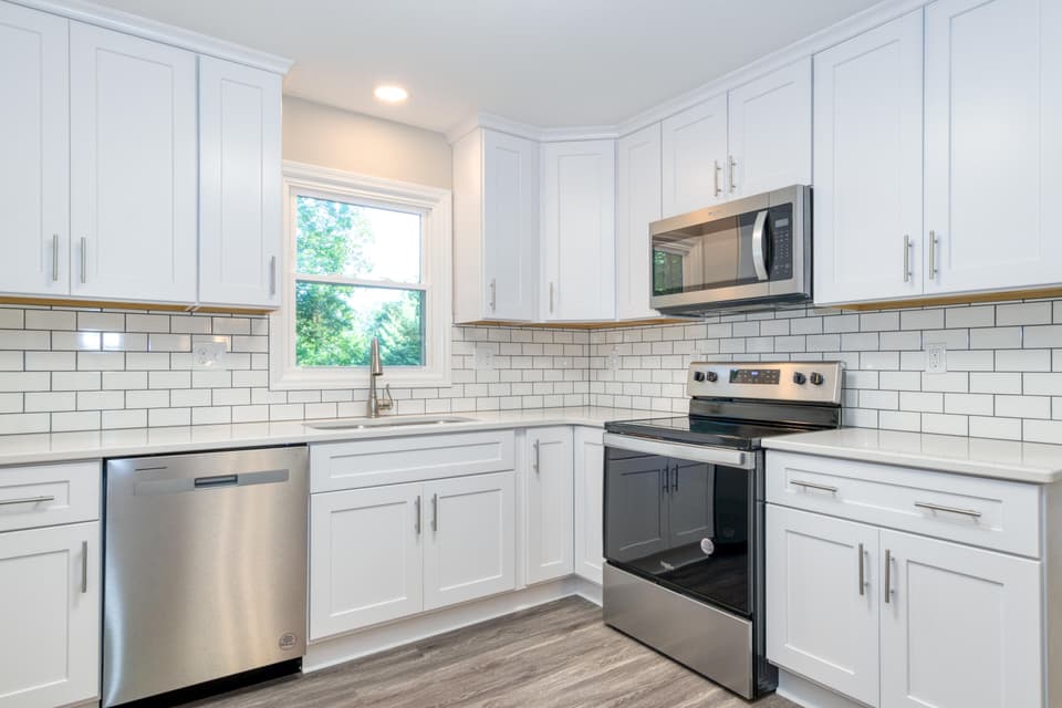 360 Tomahawk Drive, photo 19 of 32