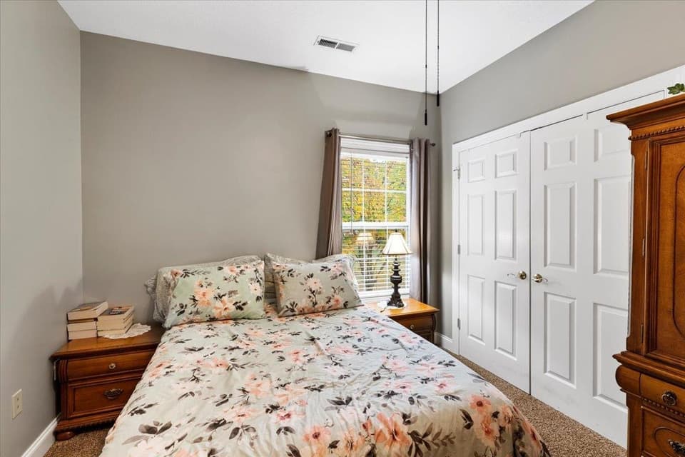 200 Robert Street, photo 21 of 40