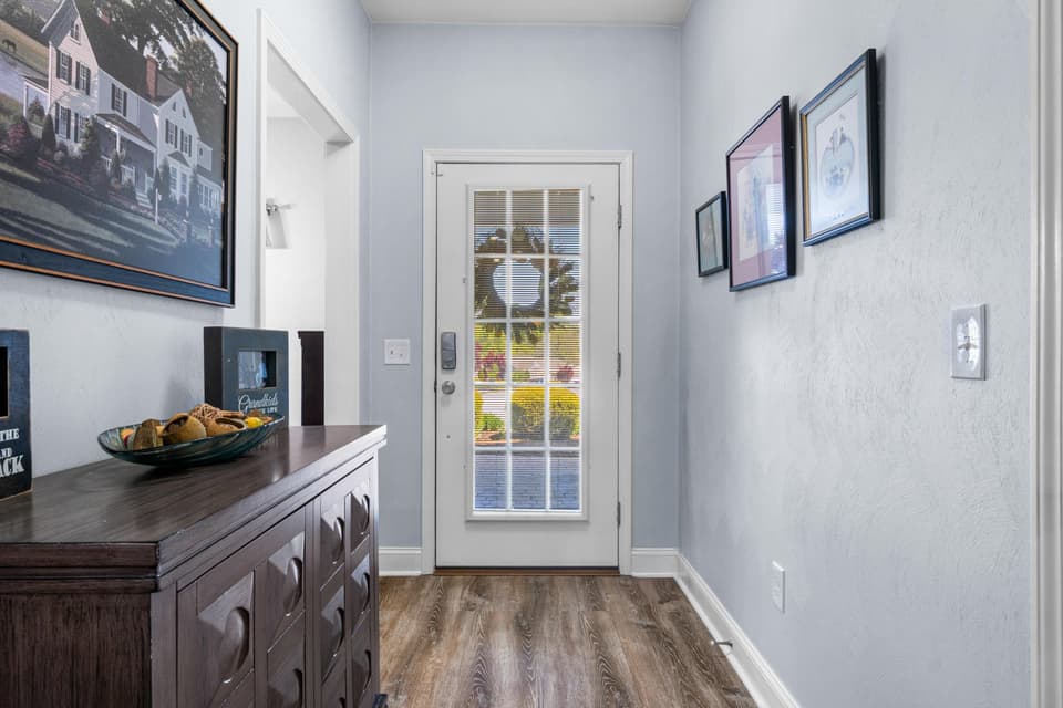 300 Vinnie Avenue, photo 4 of 34
