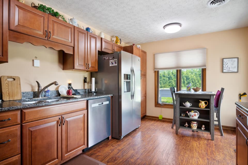 2395 Giles Drive SE, photo 18 of 40