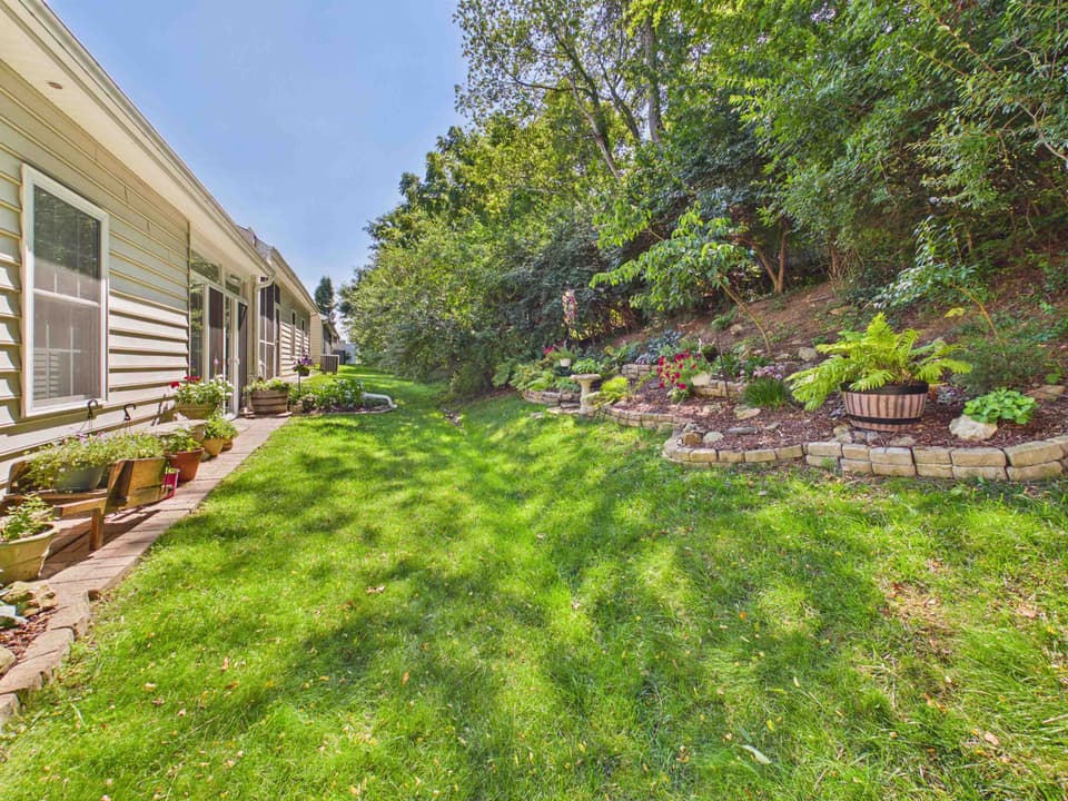 250 Vinnie Avenue, photo 4 of 40