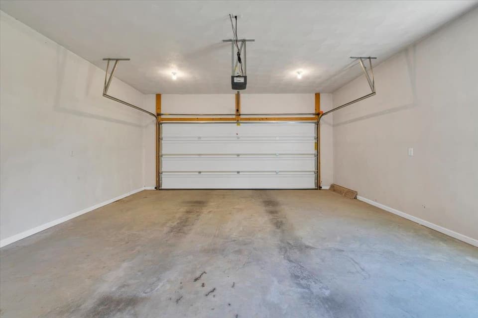 1140 Crosscreek Drive, photo 36 of 40
