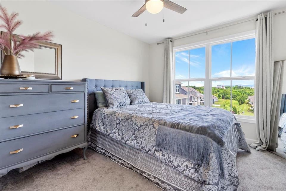 465 John Adams Drive, photo 38 of 40