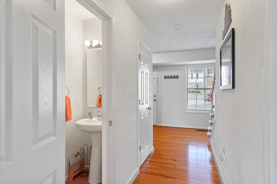 535 Keystone Drive, photo 17 of 40