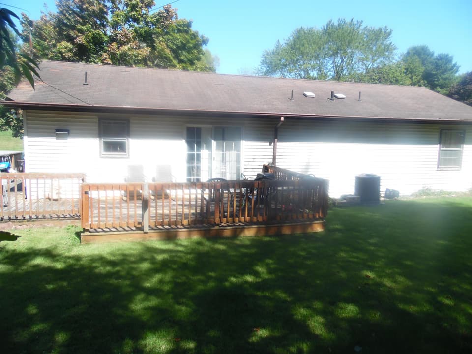 2435 Glade Drive, photo 2 of 7