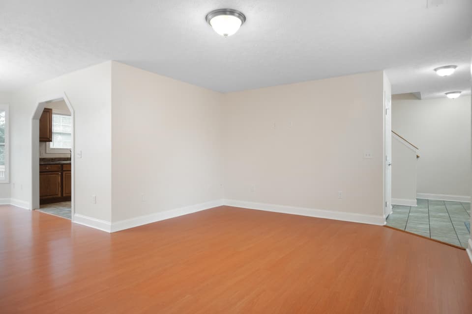 1555 Sherwood Drive, photo 15 of 40