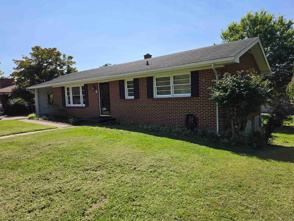 915 Church Street, photo 2 of 28