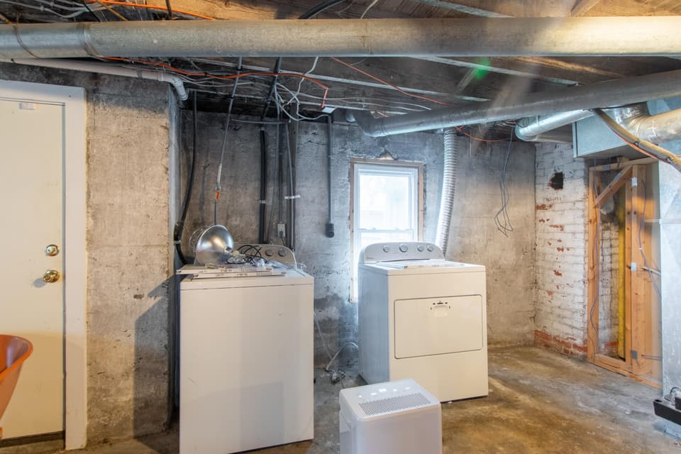 855 E Main St, photo 23 of 35