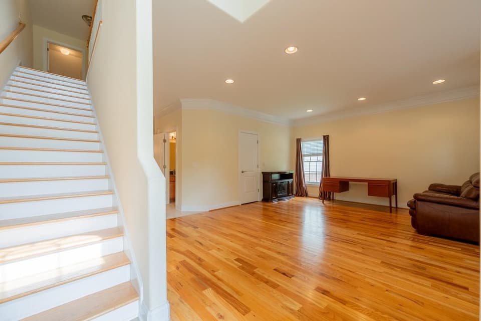 90 Phoenix Boulevard, photo 6 of 40
