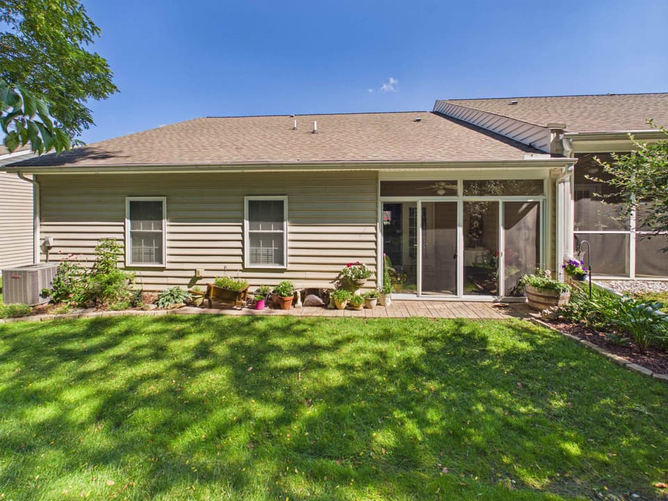 250 Vinnie Avenue, photo 6 of 40