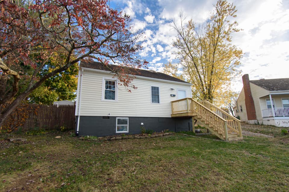17 Lee Hy Ct, Christiansburg