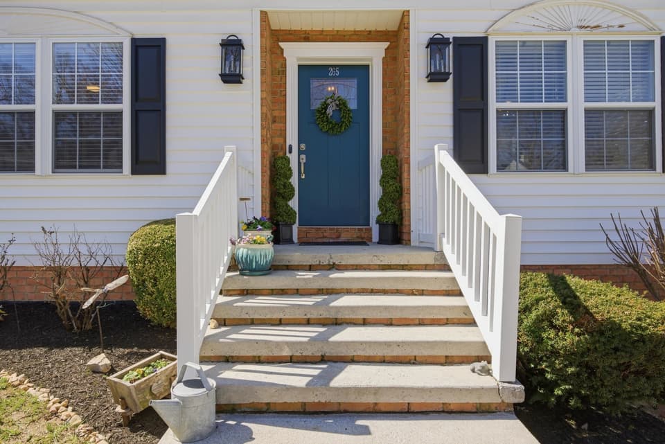 265 Robert Street, photo 3 of 40