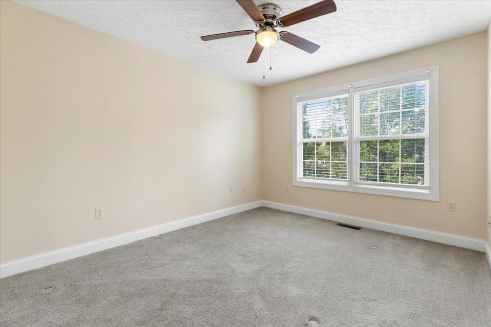 300 Willow Oak Drive, photo 20 of 40
