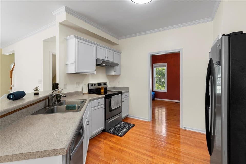 921 Crosscreek Drive, photo 14 of 40