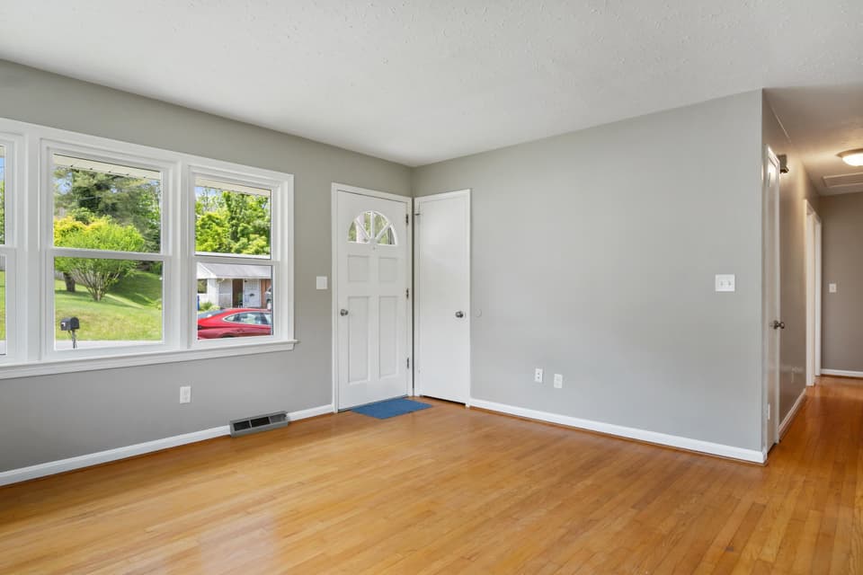 660 Colhoun Street, photo 5 of 35