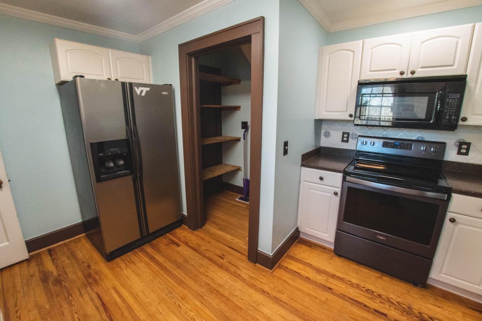 411 W Main St, photo 15 of 37